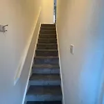 Purcell Guest House - Cosy Stay - Terrace - Entire 2 Story House - Contractors - Family - Sleeps 5 - 2 Kingsize Or 4 Single Beds - Sofa Bed -