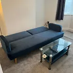 Purcell Guest House - Cosy Stay - Terrace - Entire 2 Story House - Contractors - Family - Sleeps 5 - 2 Kingsize Or 4 Single Beds - Sofa Bed -