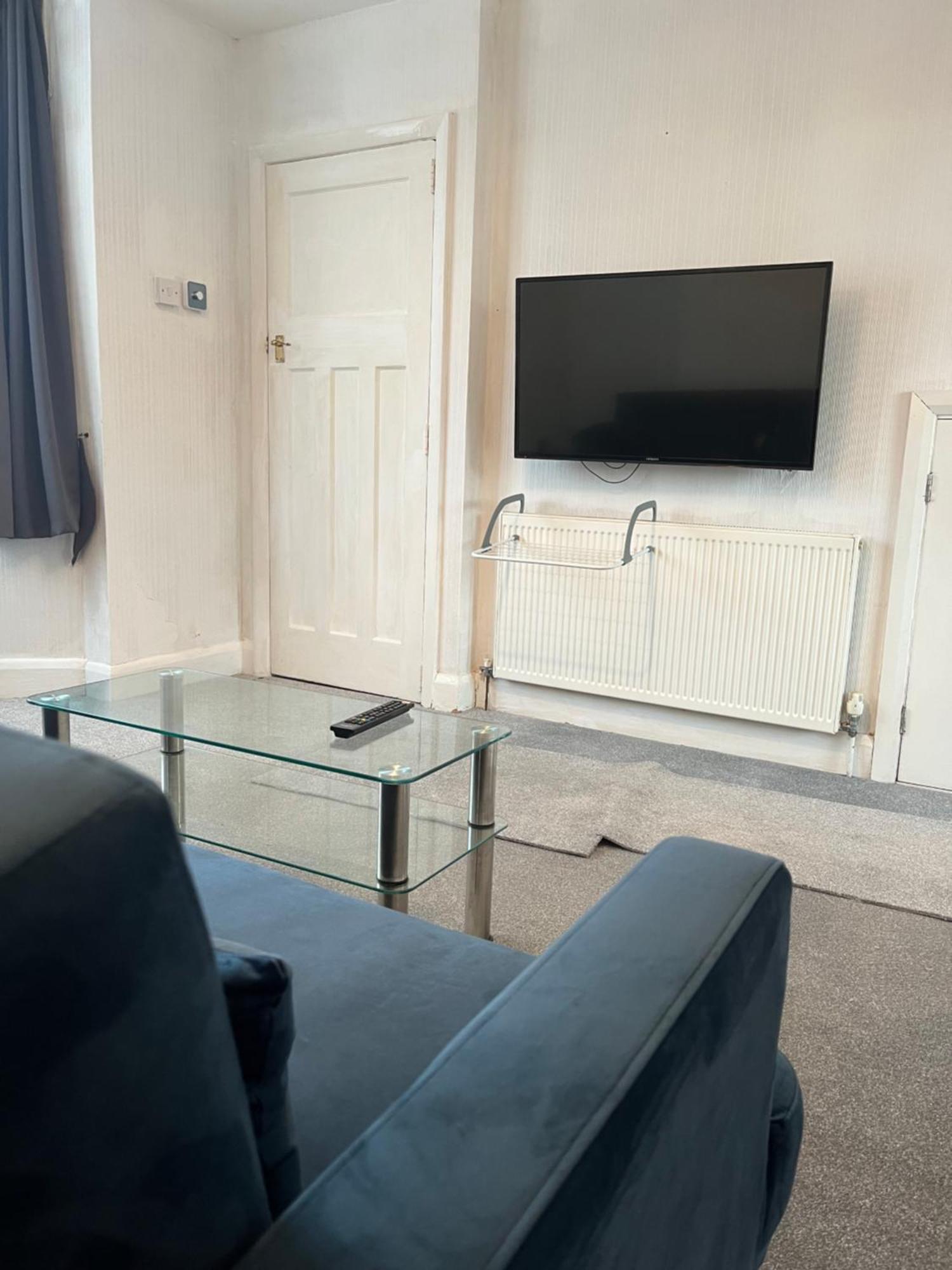 Purcell - Cosy - Terrace - Entire 2 Story House - Contractors - Family - Sleeps 5 - 2 Kingsize Or 4 Single Beds - Sofa Bed - Coventry