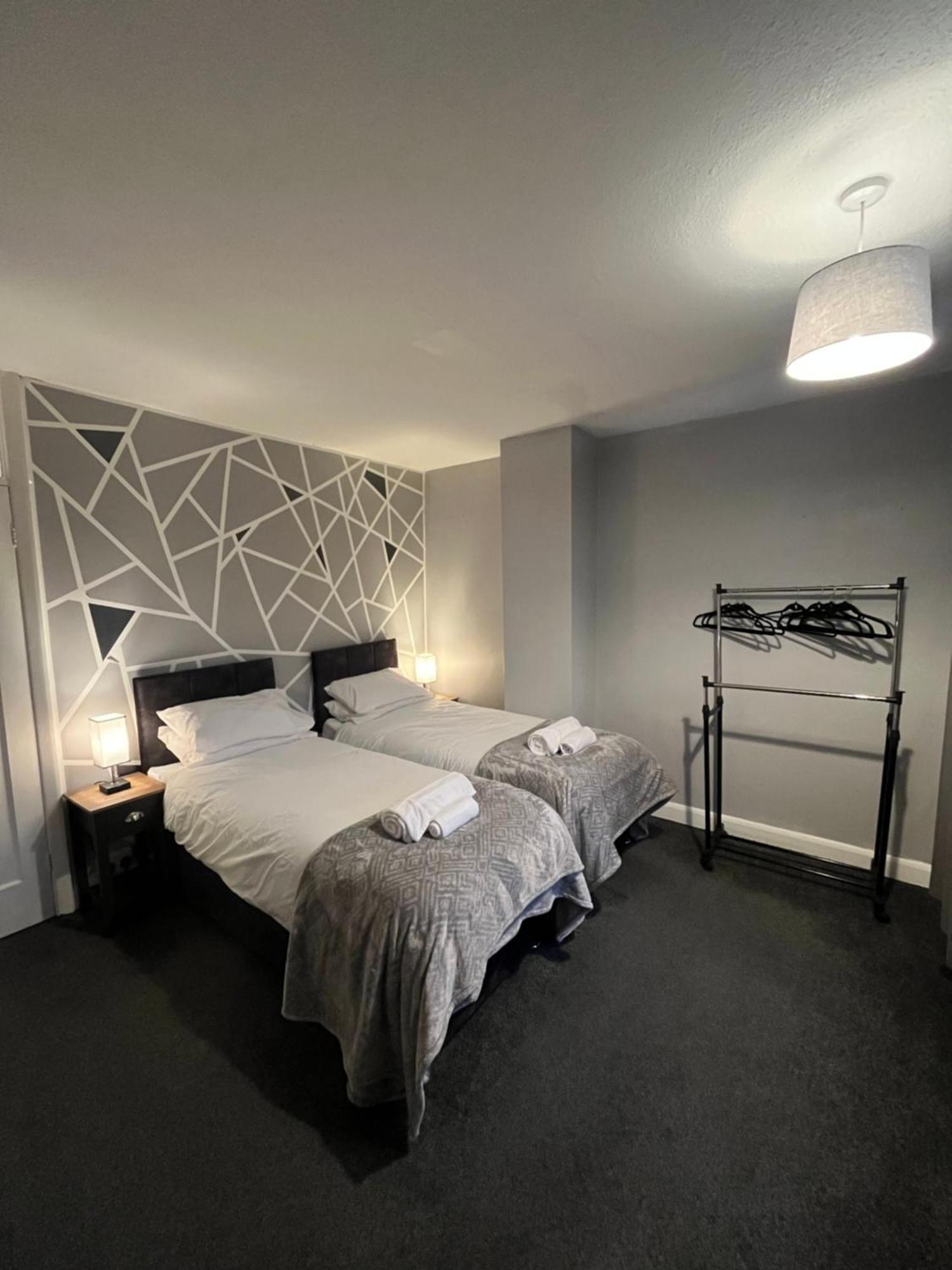 Holiday home Purcell - Cosy - Terrace - Entire 2 Story House - Contractors - Family - Sleeps 5 - 2 Kingsize Or 4 Single Beds - Sofa Bed -